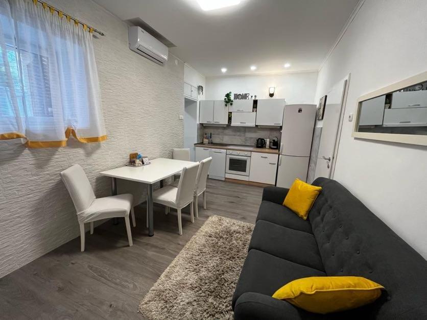Apartman Plasse Rijeka Exterior photo